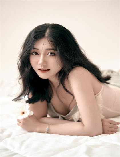 《特级英雄黄继光》美学价值分析：艺术美感与审美特征探讨